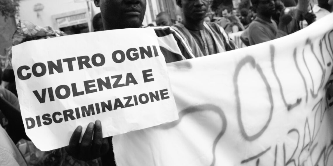 Razzismo e intolleranza in Italia: le nuove raccomandazioni dell’ECRI e le criticità ancora aperte